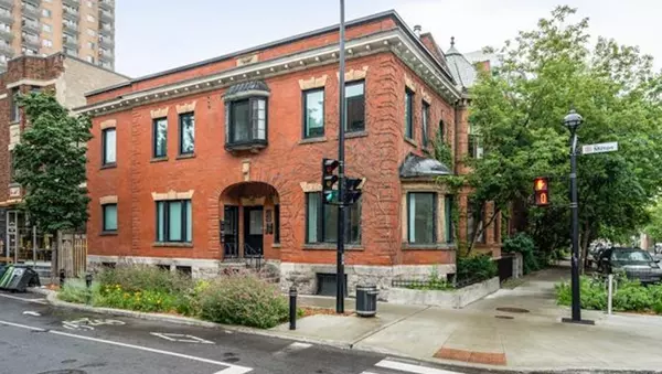 Montréal (le Plateau-mont-royal), QC H2X1V6,244 Rue Milton