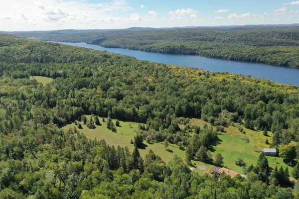 Labelle, QC J0T1H0,9998 Ch. du Sommet