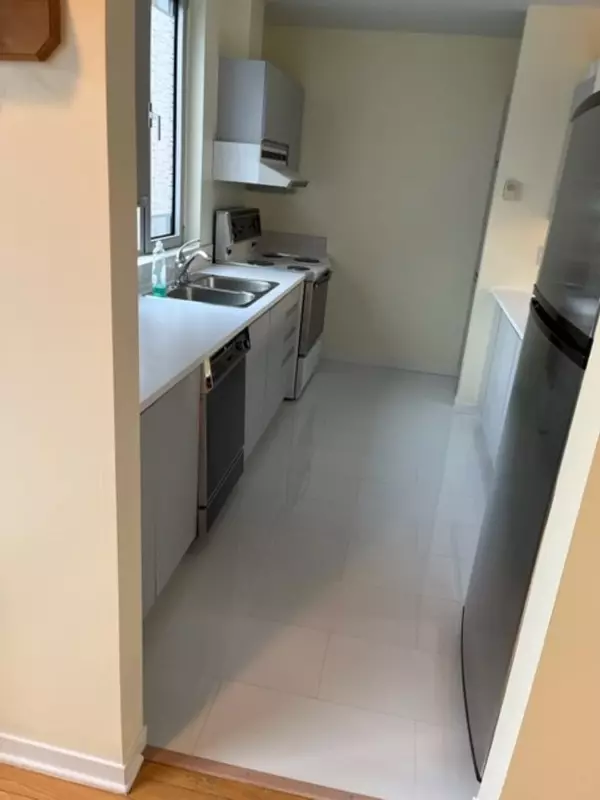 Montréal (ville-marie), QC H2X1G5,73 Rue St-Norbert #14