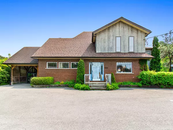 Saint-sauveur, QC J0R1R6,80 -82 Rue Principale