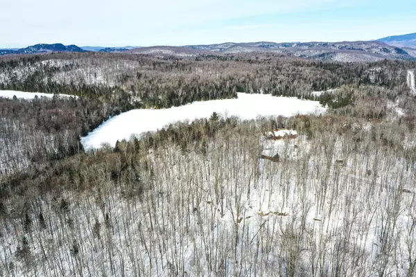 Mont-tremblant, QC J8E0J8,Ch. du Grand-Pic