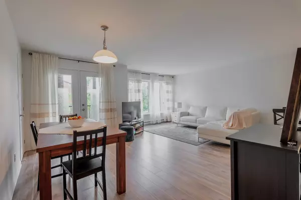 Brossard, QC J4Y0R3,7300 Rue de Lunan #6