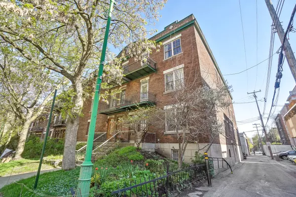 Montréal (Outremont), QC H2V3B7,917 Av. Davaar