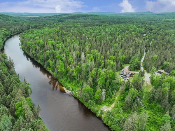 Rivière-rouge, QC J0T1T0,5568 Route de L'Ascension