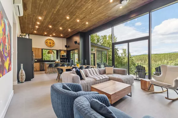 148 Ch. de Courchevel, Mont-tremblant, QC J8E1P8