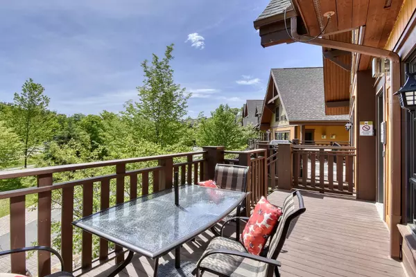 Mont-Tremblant, QC J8E0A8,1520 Ch. du Versant-Soleil #05