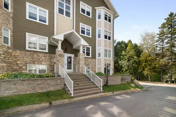 380 Allée des Cimes #8, Mont-tremblant, QC J8E0B3