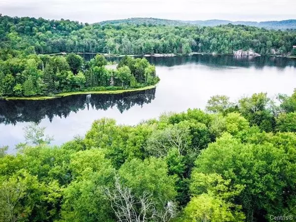 Mont-Tremblant, QC J8E2J3,Ch. du Lac-Forget