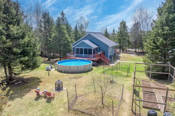 Mont-tremblant, QC J8E2P1,560 Rue Coupal