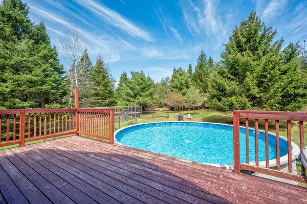 Mont-tremblant, QC J8E2P1,560 Rue Coupal