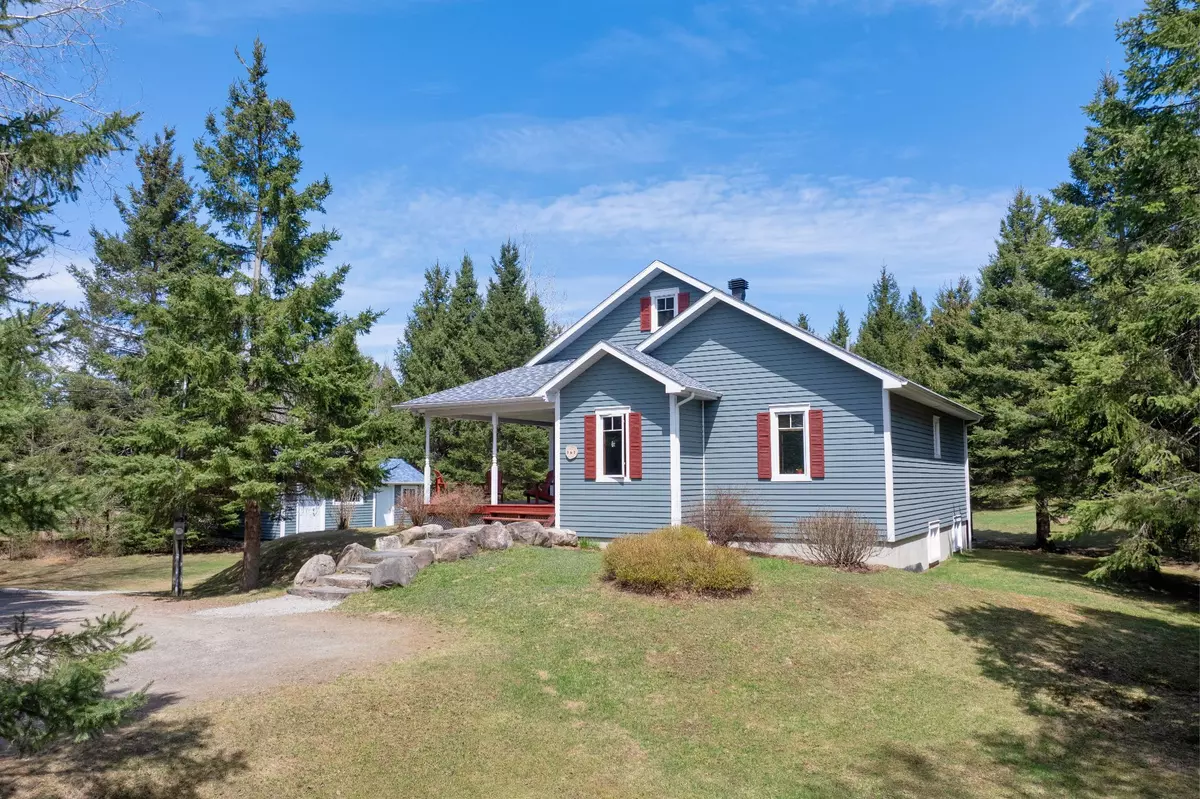 Mont-tremblant, QC J8E2P1,560 Rue Coupal