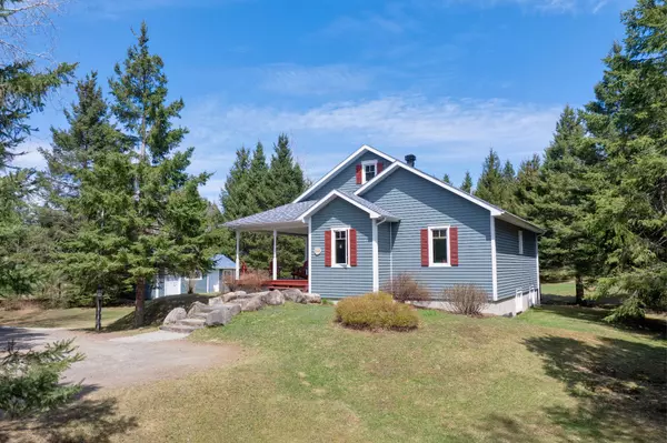 560 Rue Coupal, Mont-tremblant, QC J8E2P1