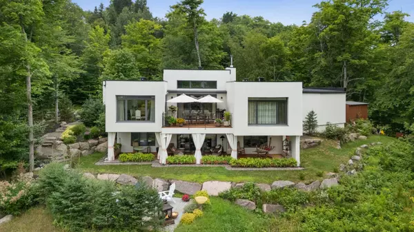 120 Ch. Jean-Paul-Riopelle, Mont-tremblant, QC J8E1B0