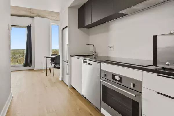 Brossard, QC J4Z0T8,60 Rue de l'Éclipse #2313