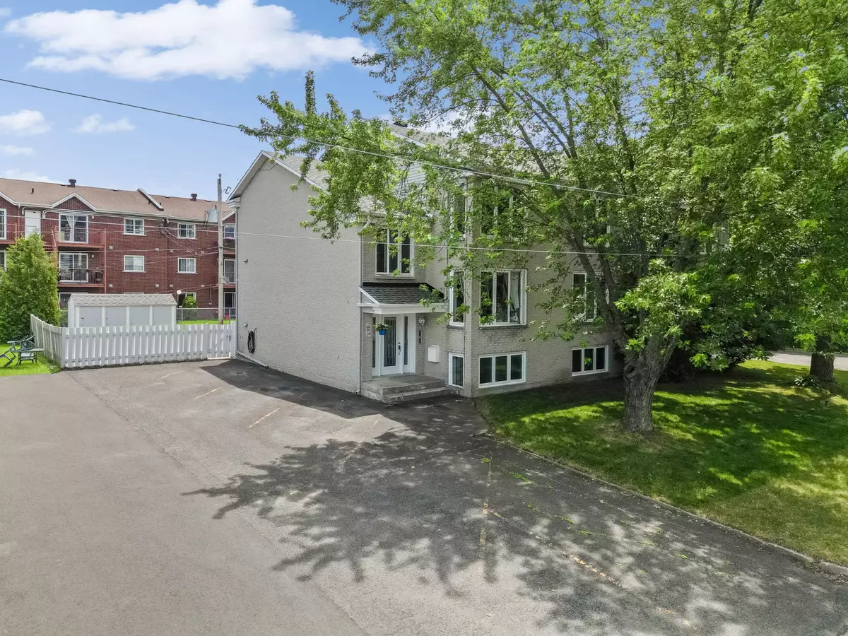 Saint-Basile-Le-Grand, QC J3N1L8,18 Rue Vanier