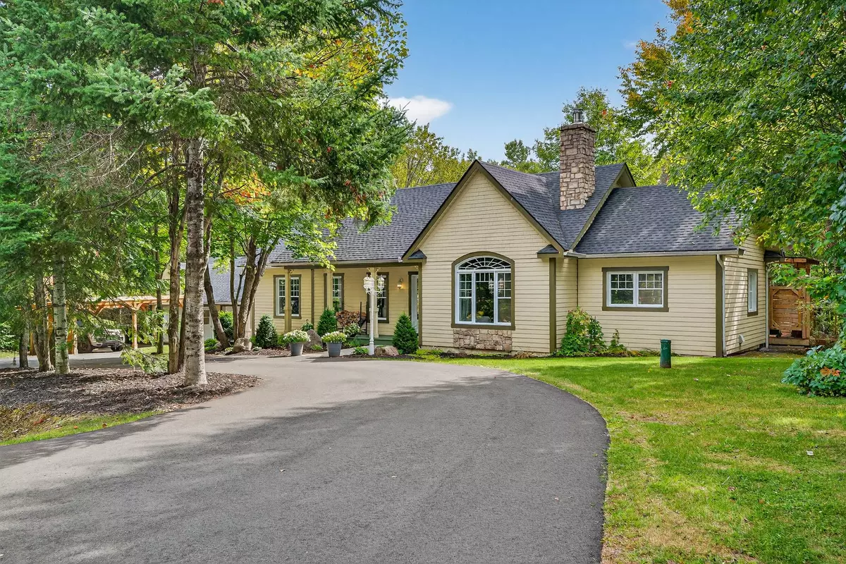 Mont-tremblant, QC J8E2G1,160 Ch. de la Paroi