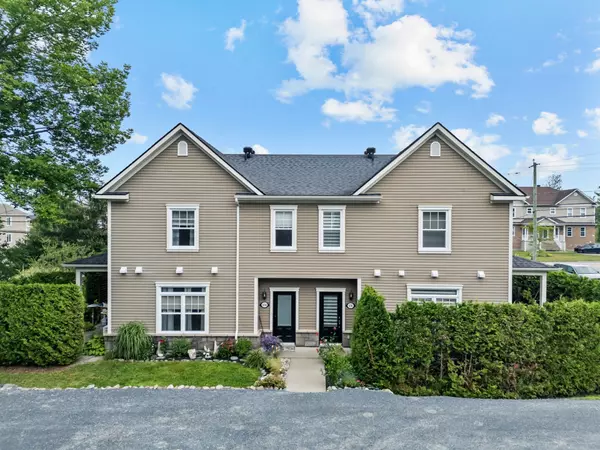 636 Rue de Hatley,  Magog,  QC J1X3G6