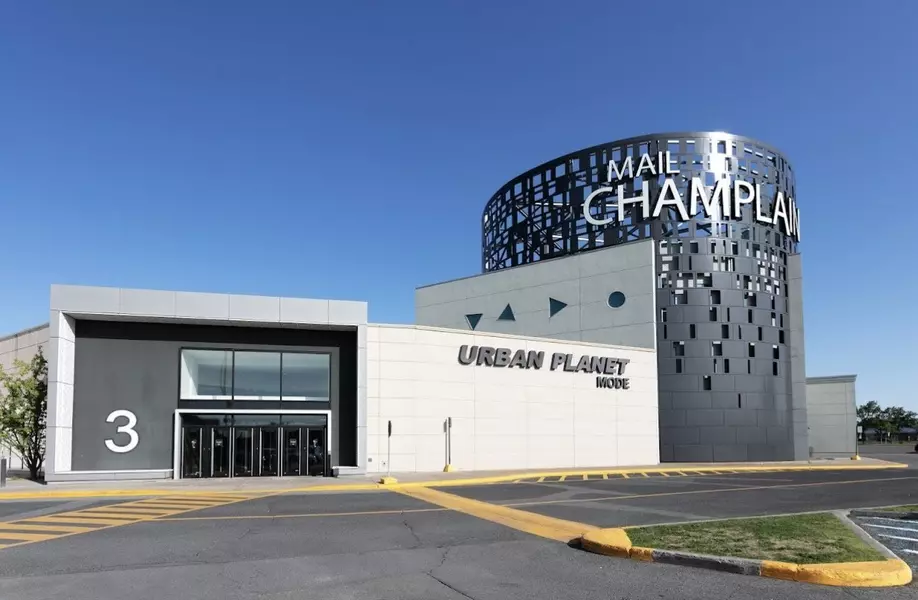 3827 Rue de Mont-Royal, Longueuil (saint-hubert), QC J4T2H2