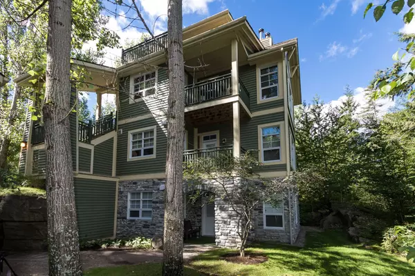 Mont-tremblant, QC J8E1C6,221 Ch. des Quatre-Sommets #1