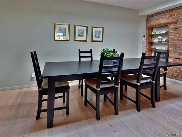 Montréal (le Plateau-mont-royal), QC H2X2B6,3450 Rue Aylmer #301