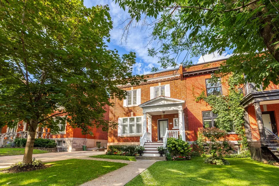 573 Av. Grosvenor, Westmount, QC H3Y2S6