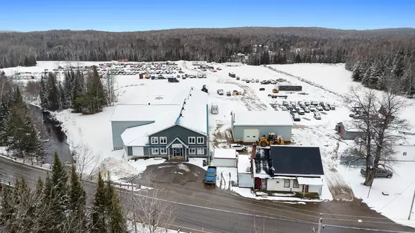 Lac-des-écorces, QC J0W1H0,765 Route 311 N.