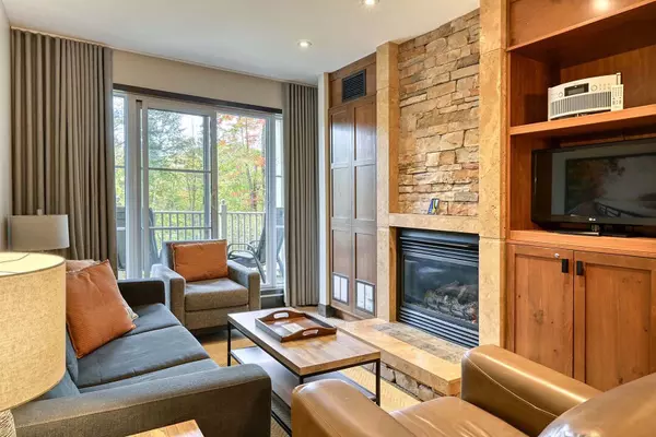 Mont-tremblant, QC J8E1E2,150 Ch. du Curé-Deslauriers #204