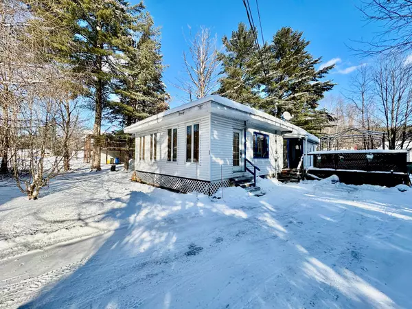 11 Rue des Érables, Sainte-brigitte-de-laval, QC G4R2M4