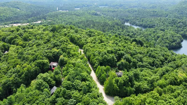 Lac-Supérieur, QC J0T1J0,Ch. Louise