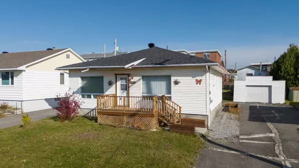 885 Rue Magnan, Thetford Mines, QC G6H1G9