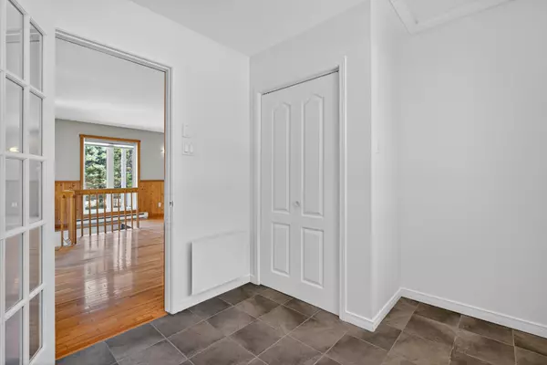 Mont-tremblant, QC J8E1N1,125 Rue Richer