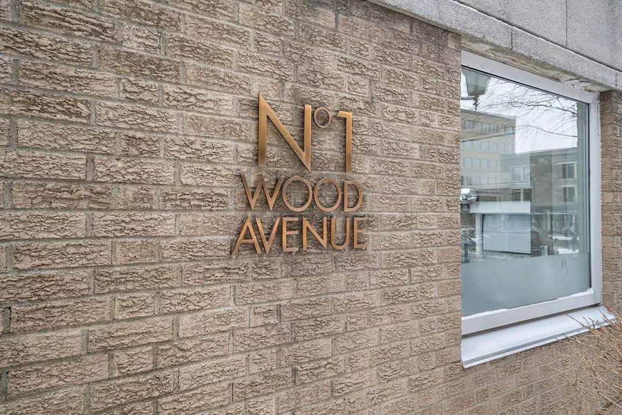 1 Av. Wood #202, Westmount, QC H3Z3C5