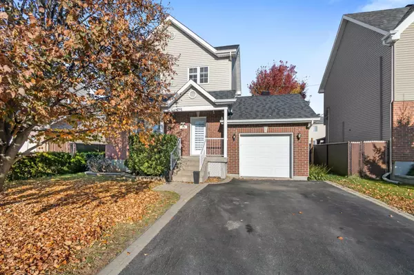 Vaudreuil-Dorion, QC J7V9V9,128 Rue des Noisetiers