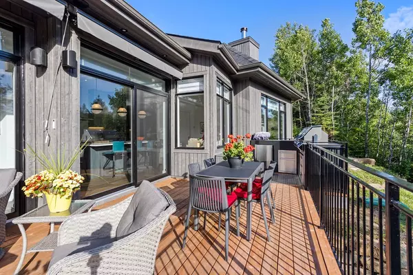 Mont-tremblant, QC J8E2L9,555 Allée Royale