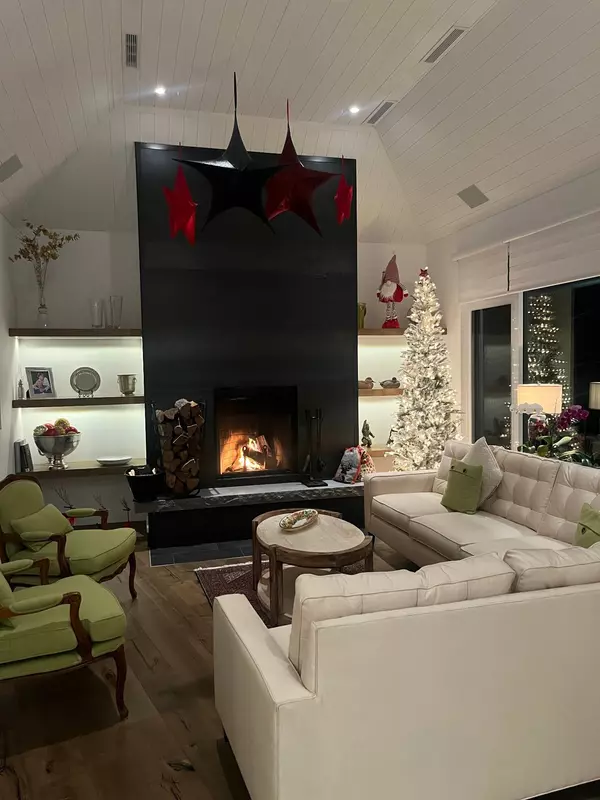 Mont-tremblant, QC J8E2L9,555 Allée Royale