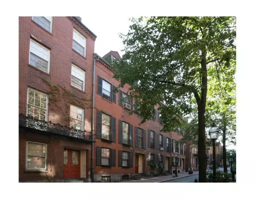 30 Temple St #2, Boston, MA 02114