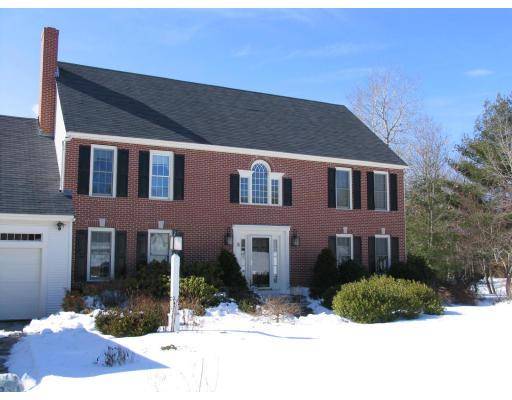 8 Huckleberry Rd, Hopkinton, MA 01748