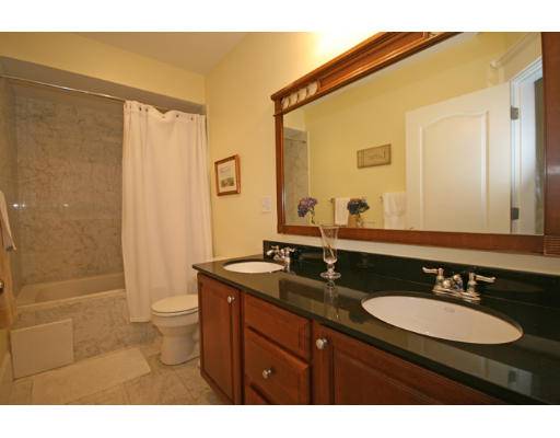 415 E 8th St #1, Boston, MA 02127