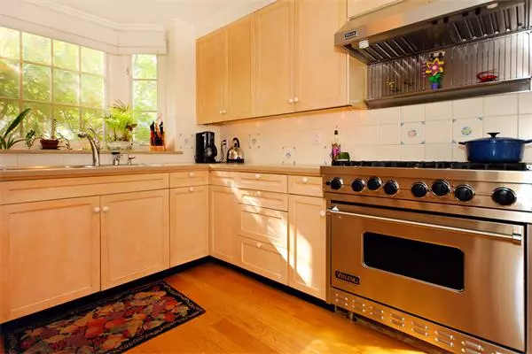 Brookline, MA 02445,119 Willard Rd