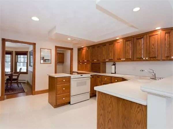 Wakefield, MA 01880,12 Pheasantwood Ter