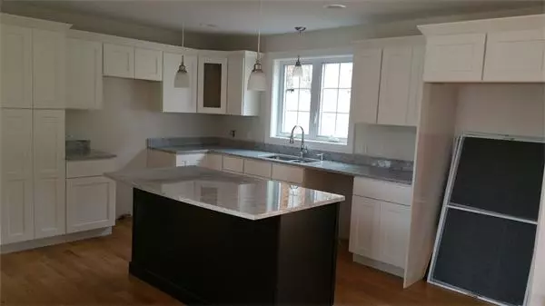 Seekonk, MA 02771,127 Ricard Street