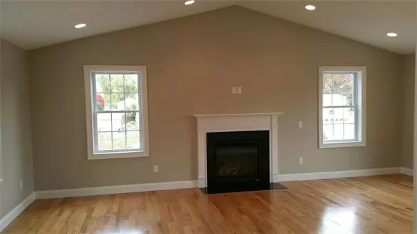 Seekonk, MA 02771,127 Ricard Street