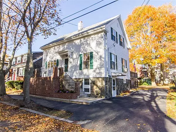 24 Irving St, Salem, MA 01970