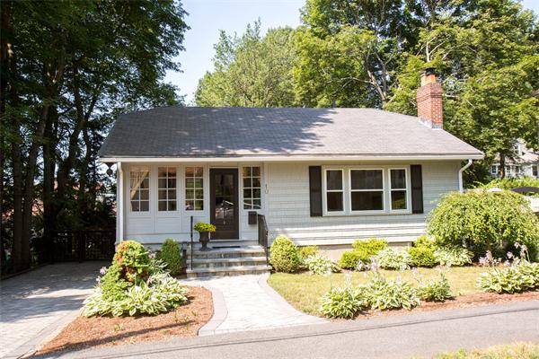 10 Hill Top Rd, Wellesley, MA 02482