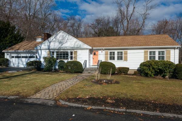 31 Apache Trl, Arlington, MA 02474