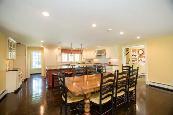 Weston, MA 02493,16 Beech Rd