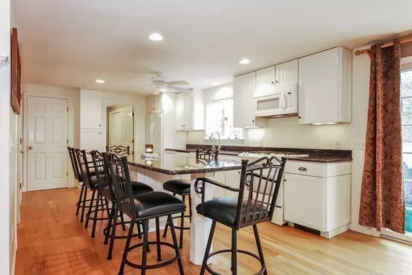 Sandwich, MA 02537,2 Applewood Circle