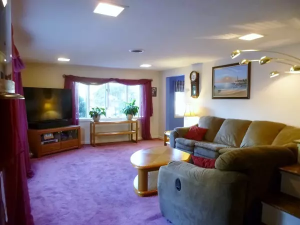 Swampscott, MA 01907,77 Franklin Ave