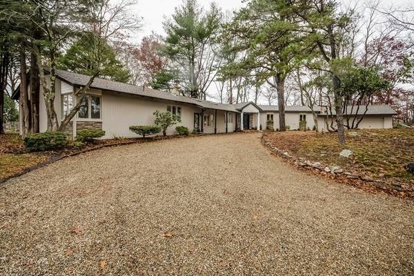 62 Narrows Rd, Freetown, MA 02702