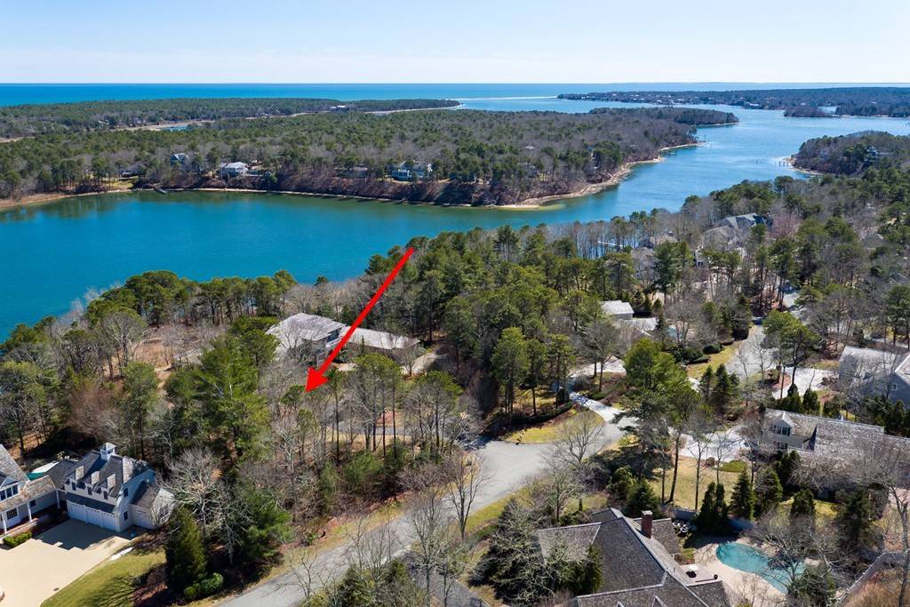 4 Mute Swan Cir, Mashpee, MA 02649